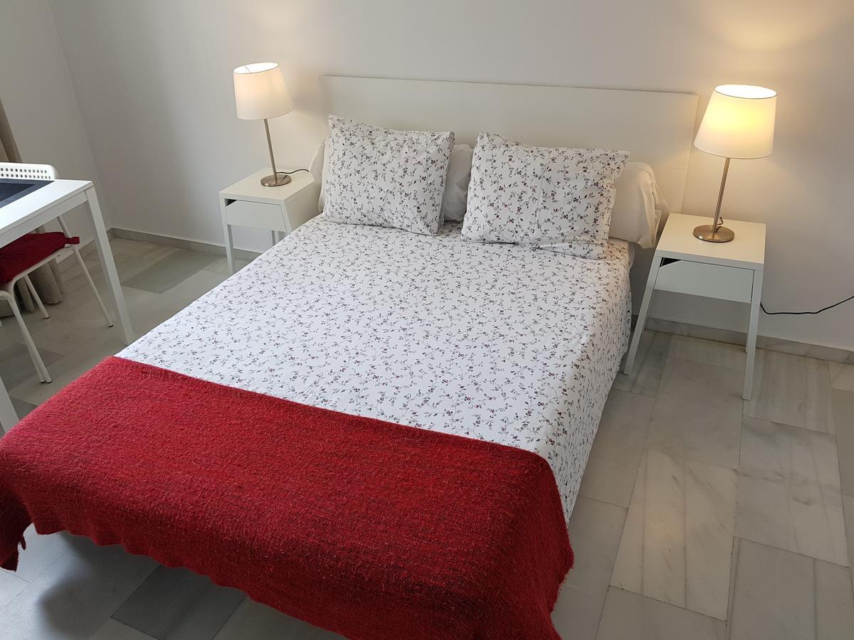 Fan Flat Eugenio (Adults Only) Apartment Малага Екстериор снимка