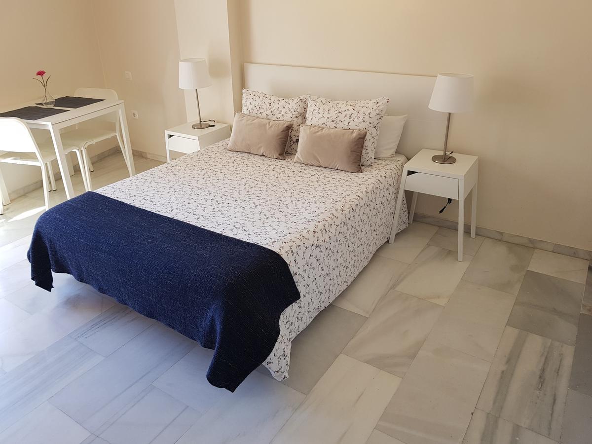 Fan Flat Eugenio (Adults Only) Apartment Малага Екстериор снимка