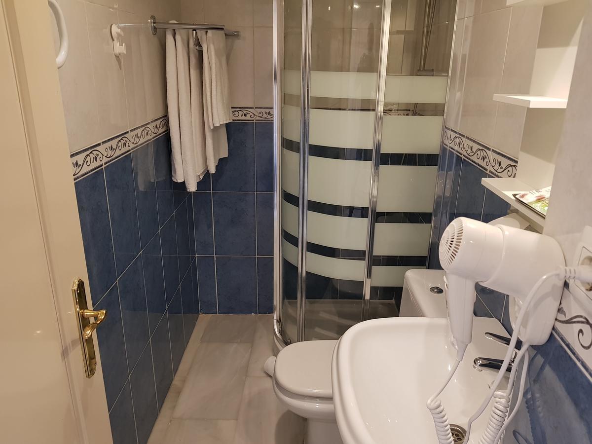Fan Flat Eugenio (Adults Only) Apartment Малага Екстериор снимка